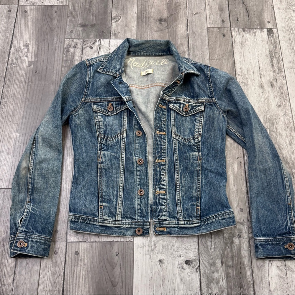 Madewell Women’s Classic Denim Jean Jacket XS
Excellent preowned condition